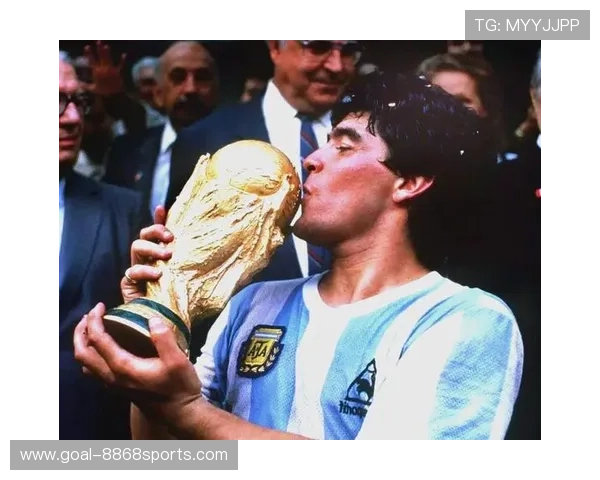 世界著名中场球星全名及其传奇足球生涯回顾